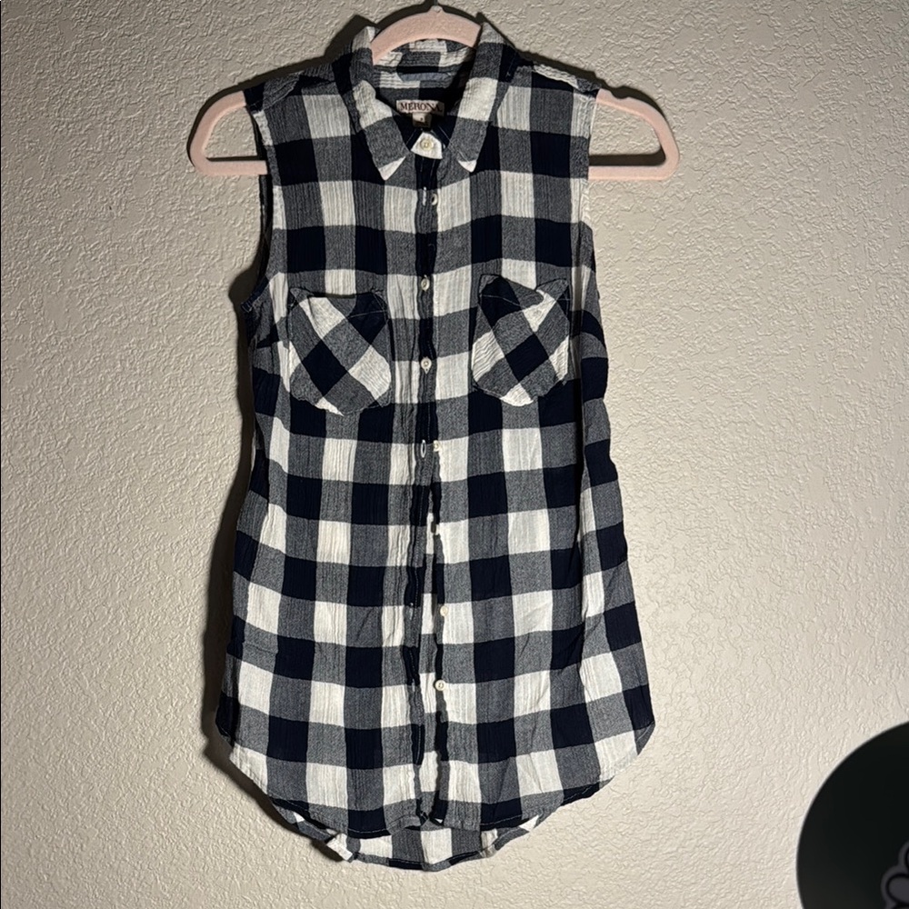 Sleeveless Plaid Button-Up Shirt Merona